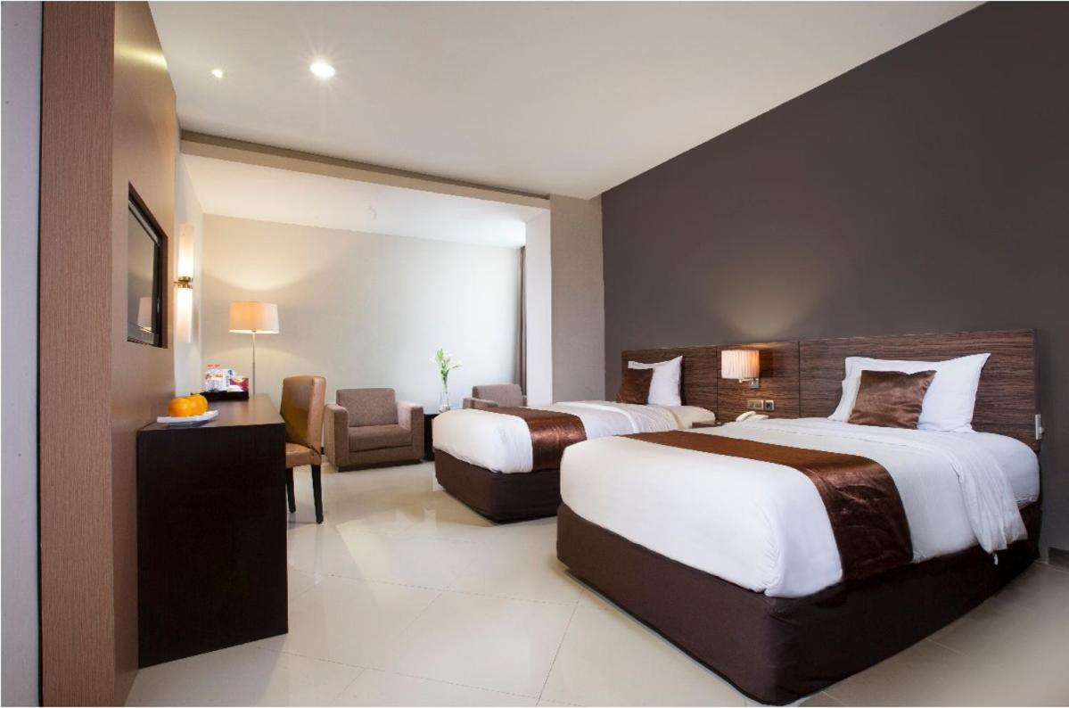 Regantris Malioboro Otel Yogyakarta Dış mekan fotoğraf